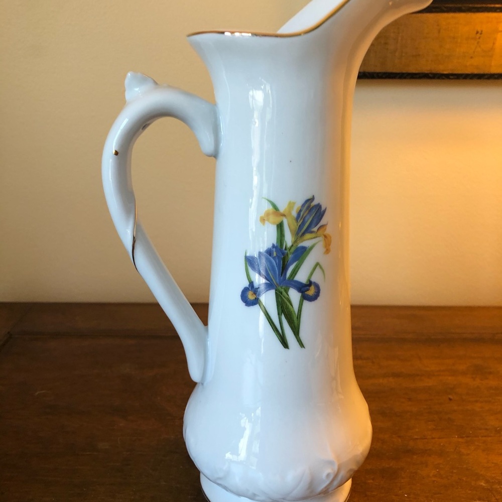Iris white china pitcher. Braum Bros. - Picture 4 of 6